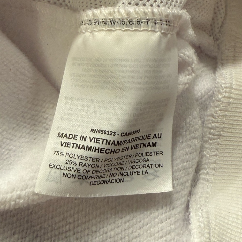 Nike Women's White Dri-FIT Therma Sphere Element Cropped Crewneck Sweatshirt - Picture 8 of 9